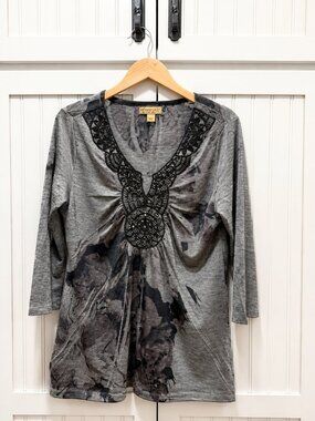 Emerge PL Gray Floral Embellished 3/4 Sleeve Knit Top Petite Large